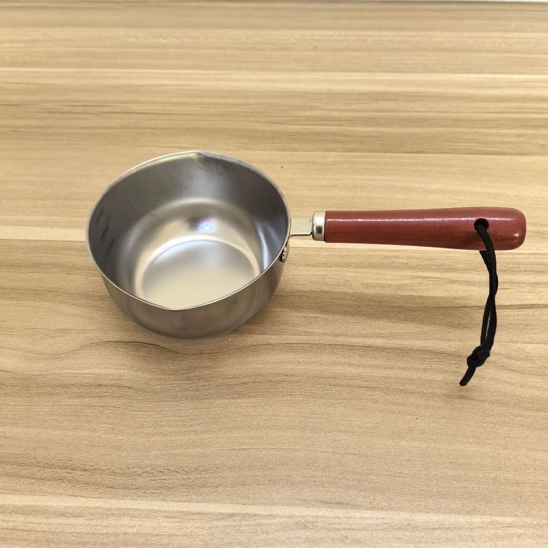 Kitchen Hot Oil Ladle, Pouring Oil, Heating Oil, Small Pot, Mini Oil Pot, Special Oil Pot for Splashing Oil