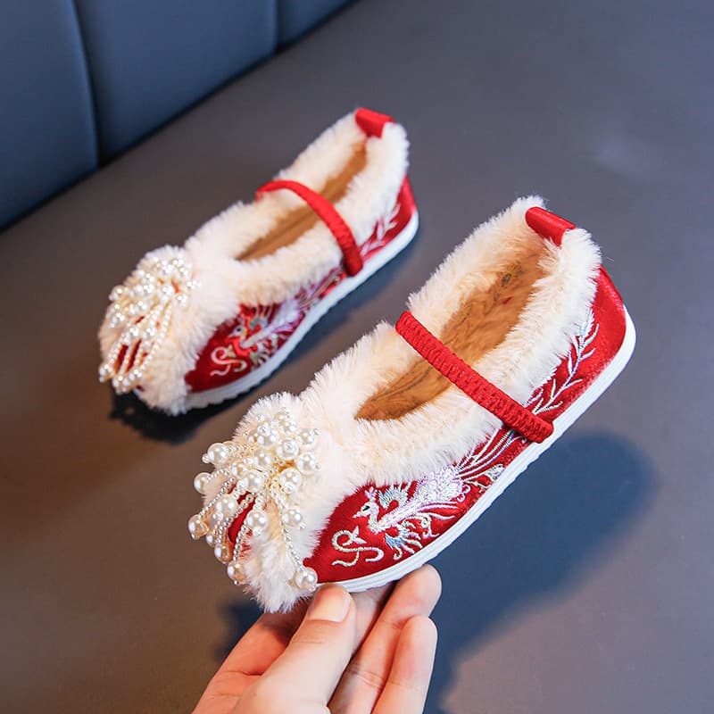 Winter Fleece-lined Hanfu Boots for Girls, New Style Matching Horse Face Skirt, Ancient-style Chinese-themed Cotton Shoes, Children's Embroidered Shoes
