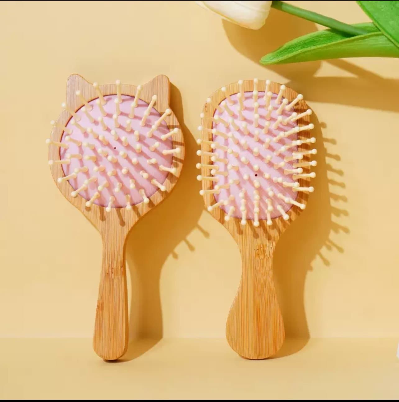 Cute Mini Portable Air Cushion Comb for Women, Suitable for Home Use, Massage, and Smoothing Hair