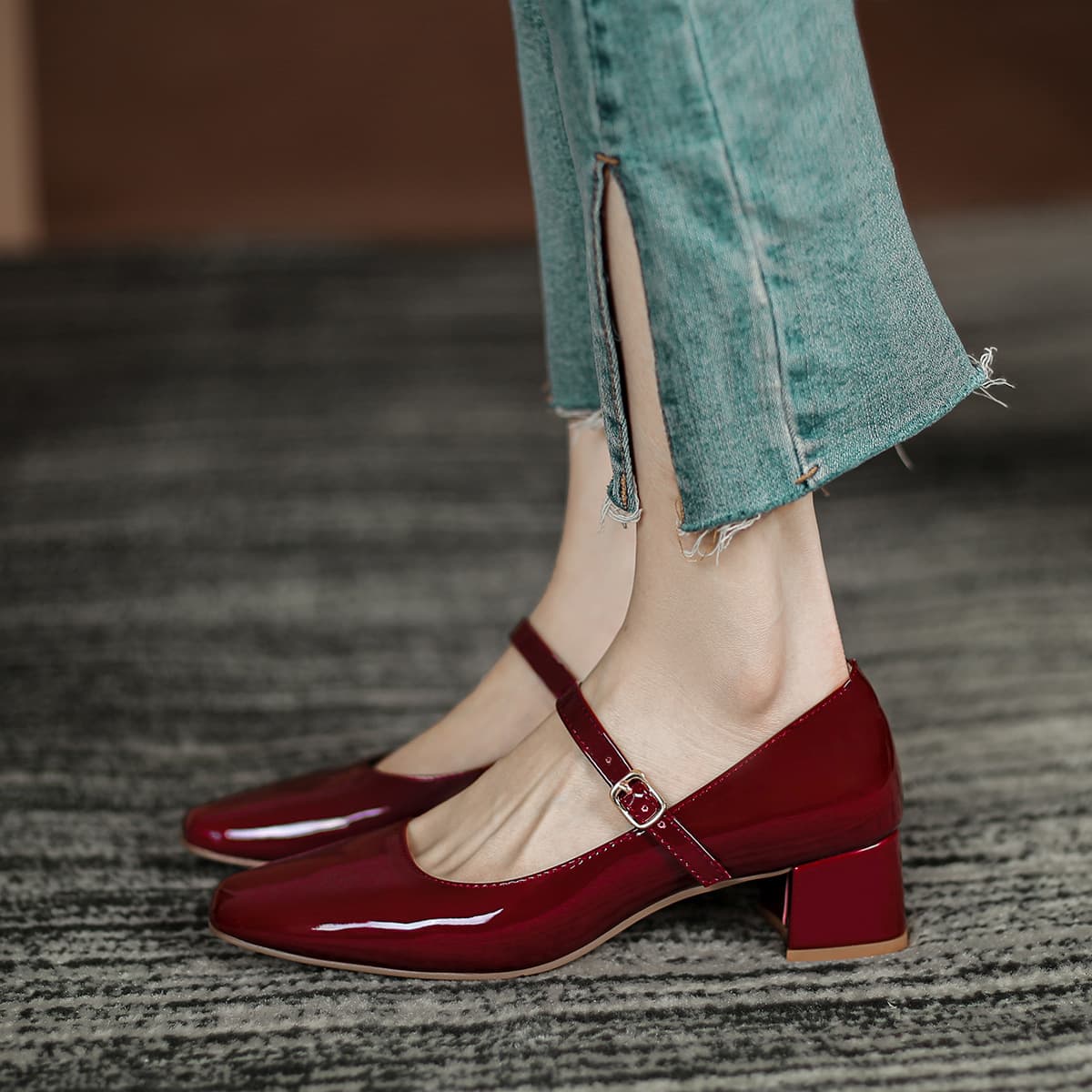 Large Size Mary Jane Shoes 2023 Spring New Chunky Heel Retro Square Toe Women's Shoes Fashionable Elegant Mid Heel Simple Flats