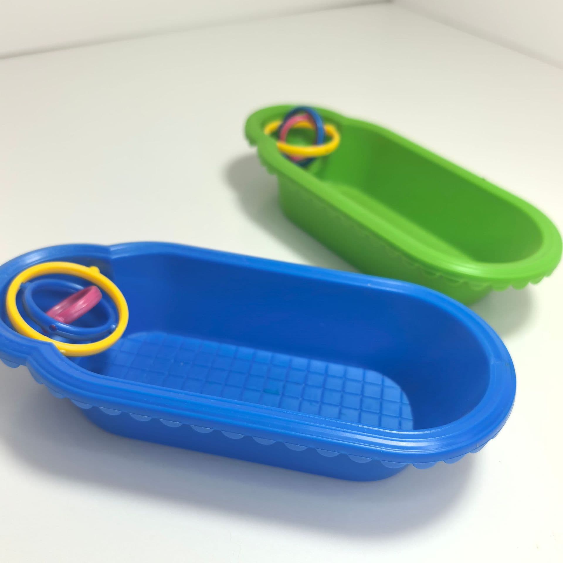 Cross-border Pet Toy Factory Hot Selling Spinning Bird Bath Parrot Supplies Plastic Bird Toy Fun Bath
