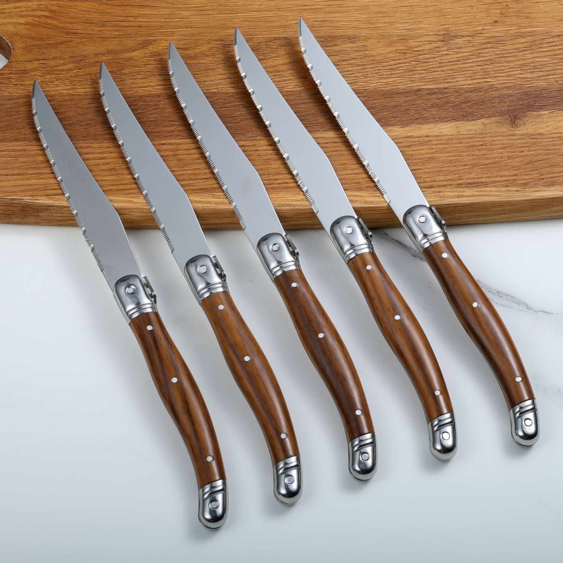 Antique-style Western cutlery stainless steel wood-handled serrated steak knife for restaurant and home use