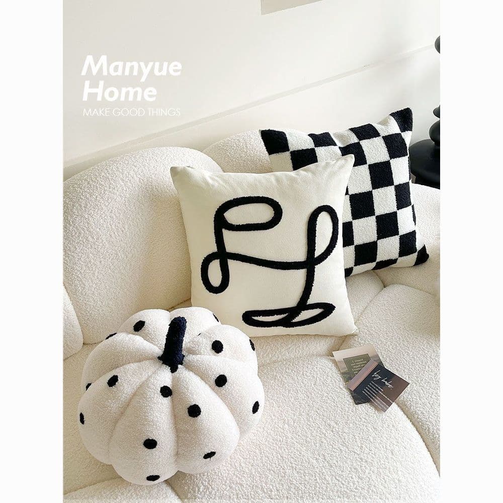 Black and white checkered sofa, Nordic style throw pillows, cushions, polka dot pumpkin, cute and luxurious homestay living room checkered throw pillow cover factory