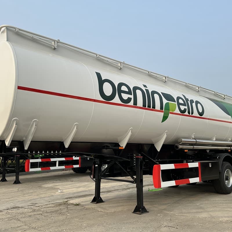 Supply 45 cubic meter stainless steel oil tank transport truck, 36 cubic meter aluminum alloy oil tank transport truck, food transport tank truck