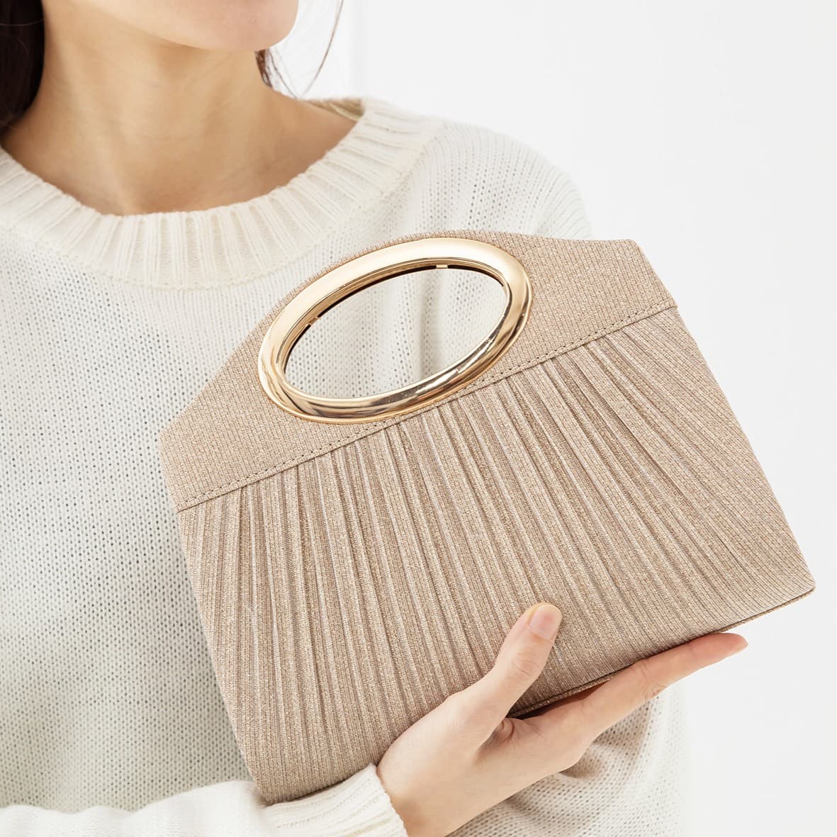 Cross-border popular evening bag with pleated design, party-themed metallic halo, simple, stylish, and elegant clutch.