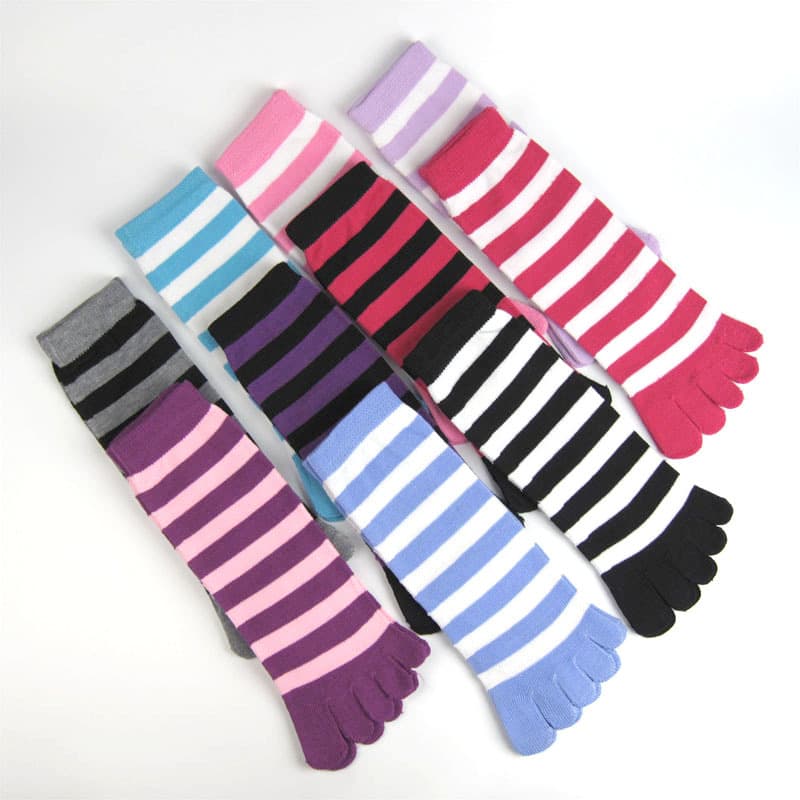 Women's mid-calf five-toe socks, comfortable, breathable, odor-resistant, stylish striped five-toe socks, Korean style, wholesale.