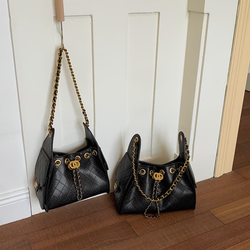 Summer Popular Small Fragrance Style Diamond Quilted Chain Bag Women 2026 New Large Capacity Commuter Handbag Crossbody Bucket Bag