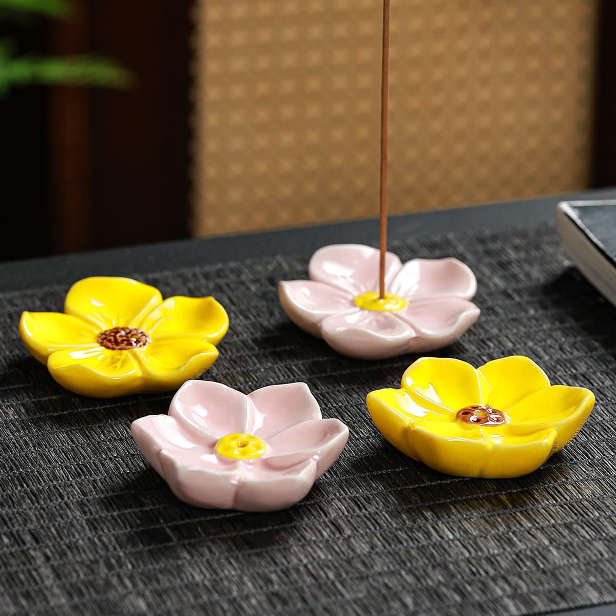 Creative Ceramic Flower Incense Holder Mini Burner Stick Incense Stand Home Travel Sandalwood Agarwood Mini Censer