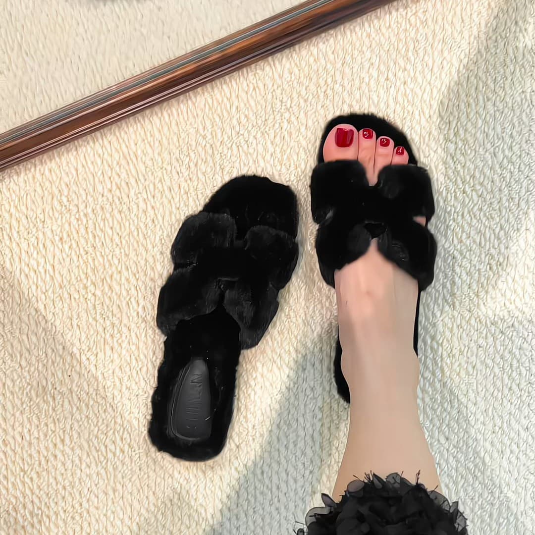 Internet celebrity furry slippers for women to wear outside 2025 new autumn and winter warm slippers thick-soled one-word casual lazy slippers