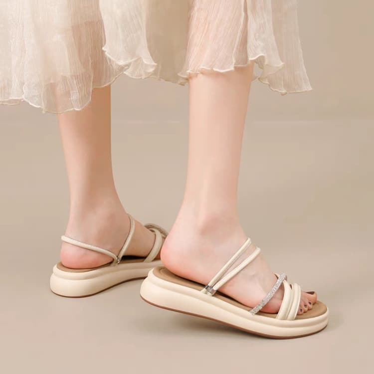 Women's Two-Way Sandals 2026 Summer New Style Flat Crystal Slide Sandals with Thick Sole Roman Beach Shoes