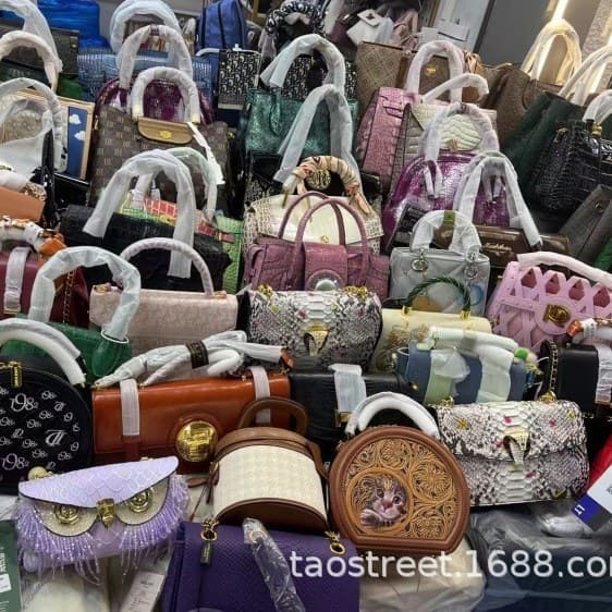 Bulk high quality mixed handbags wholesale women stock bags