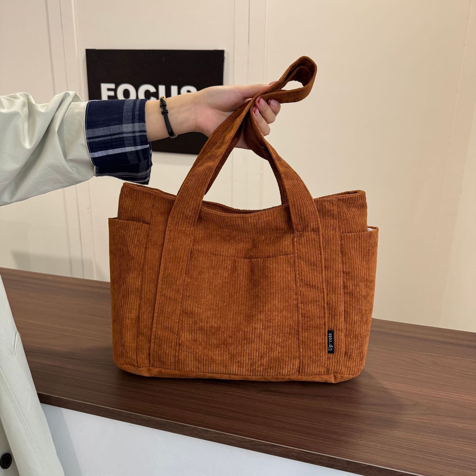 Corduroy tote bag for women, large-capacity commuter shoulder bag, simple and versatile handbag, new casual bag, women's bag