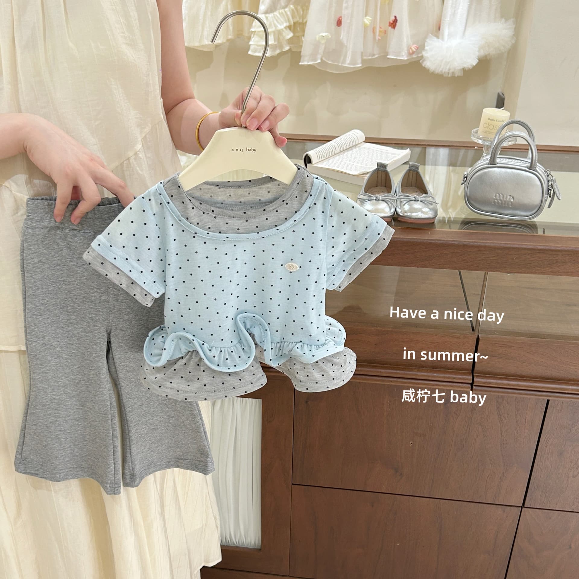[Xian Ning Qi] Gray tone aesthetics! Baby girl Korean style summer vacation two-piece polka dot top and flared pants