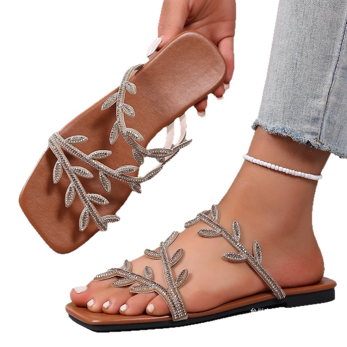 New Cross-Border 2026 Summer Leaf Rhinestone Snake-Shaped Strap Flat Square-Toe Crystal Solid Color Fashion Sandals for Women