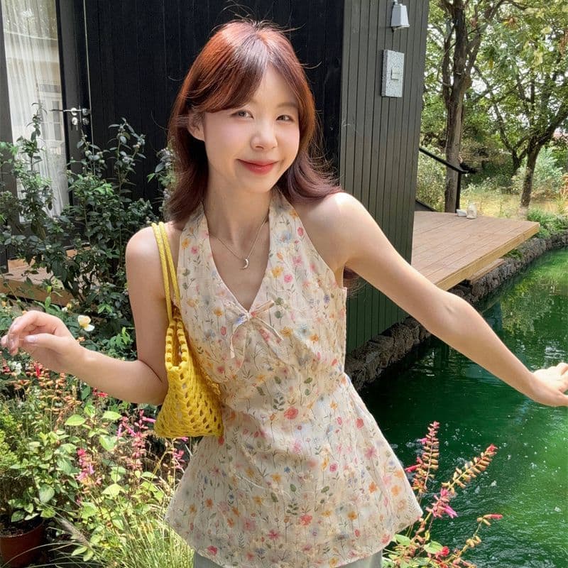 Sweet Design V-Neck Halter Sleeveless Vest Tank Top Women Summer Floral Embroidery Shirt Small Top