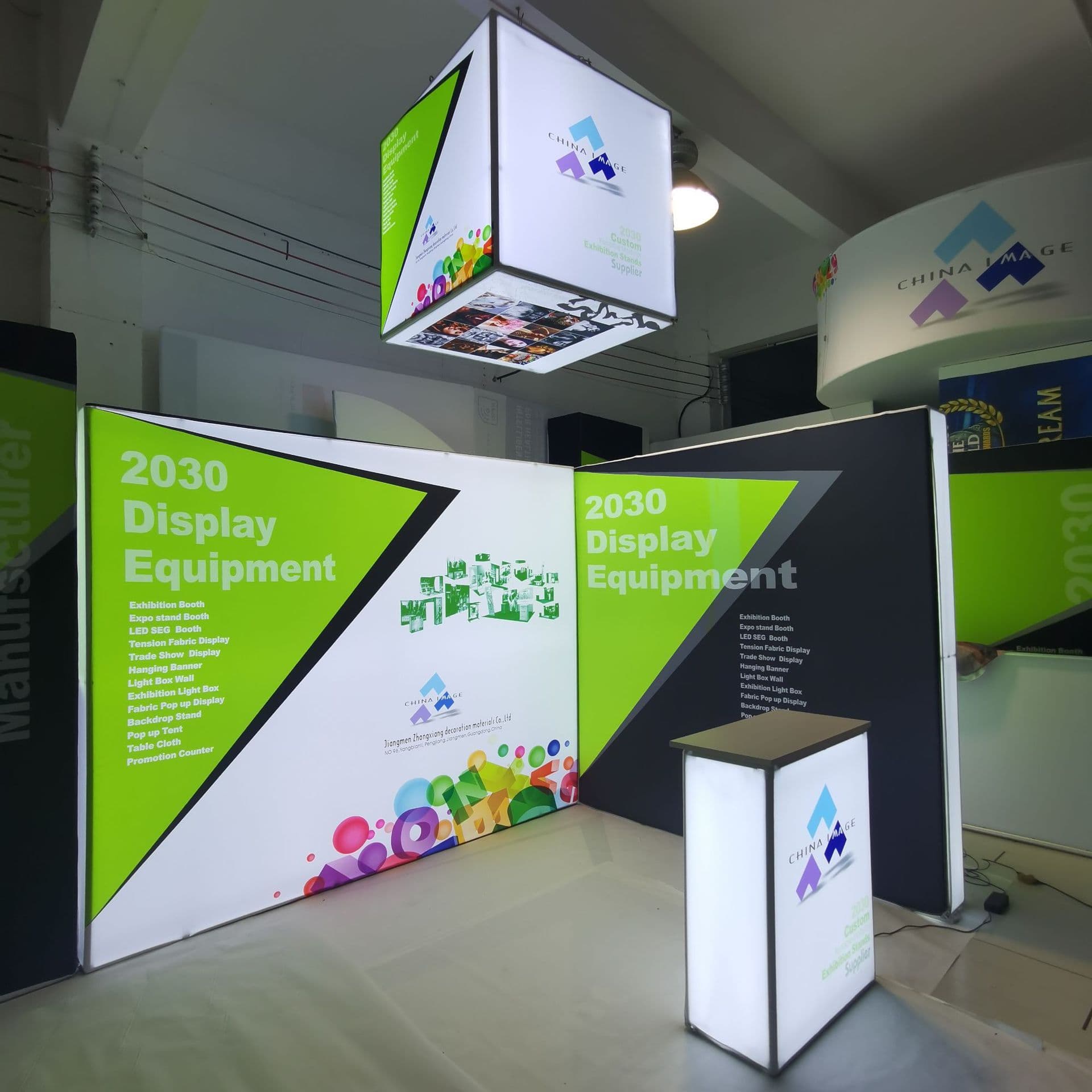 Vertical Folding Pull-up Light Box, Portable Display Stand, Backlit Pull-up Banner Stand, Foldable Floor-standing