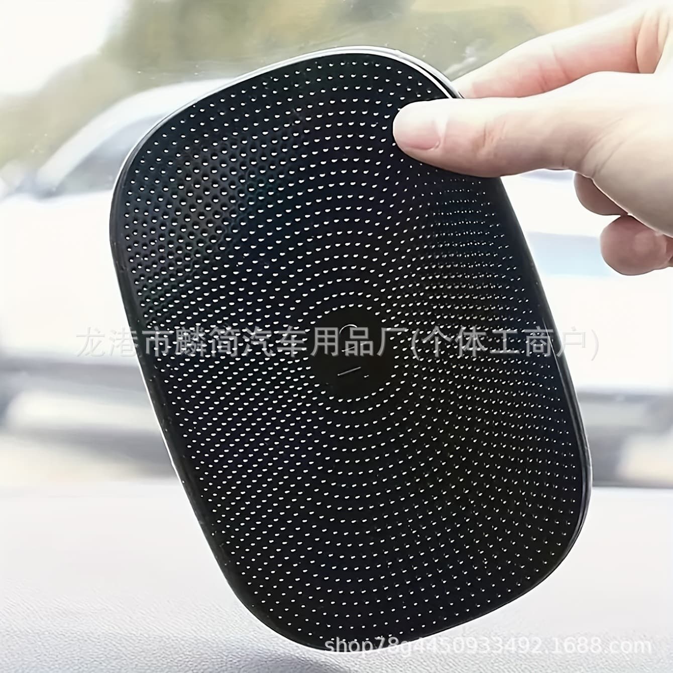 PU nano sticker car anti-slip mat mobile phone car ornaments silicone high temperature resistant central control instrument panel car built-in mat