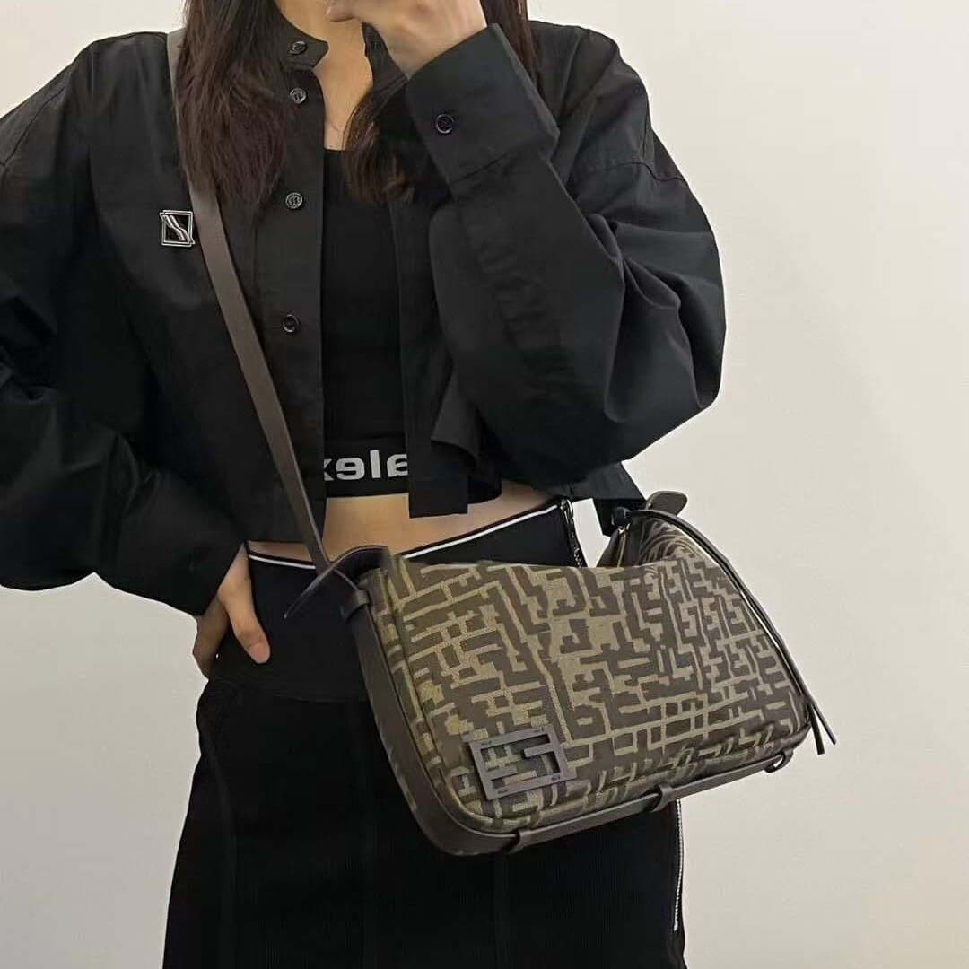 F's New Hobo Bag Classic Monogram Retro Shoulder Bag Crossbody Bag Commuter Bag Convenient Versatile