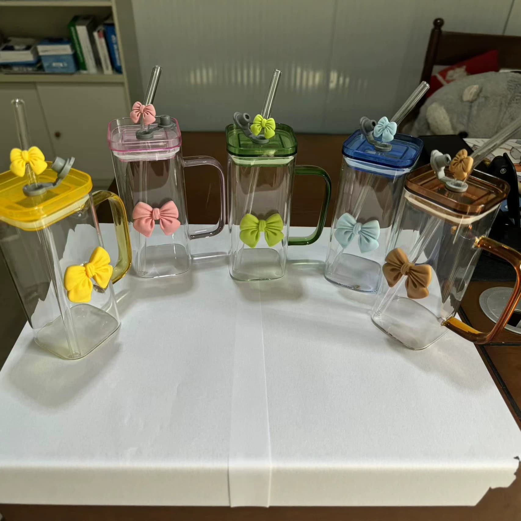 Square bow glass transparent color handle straw cup high appearance high temperature resistant milk juice coffee cup