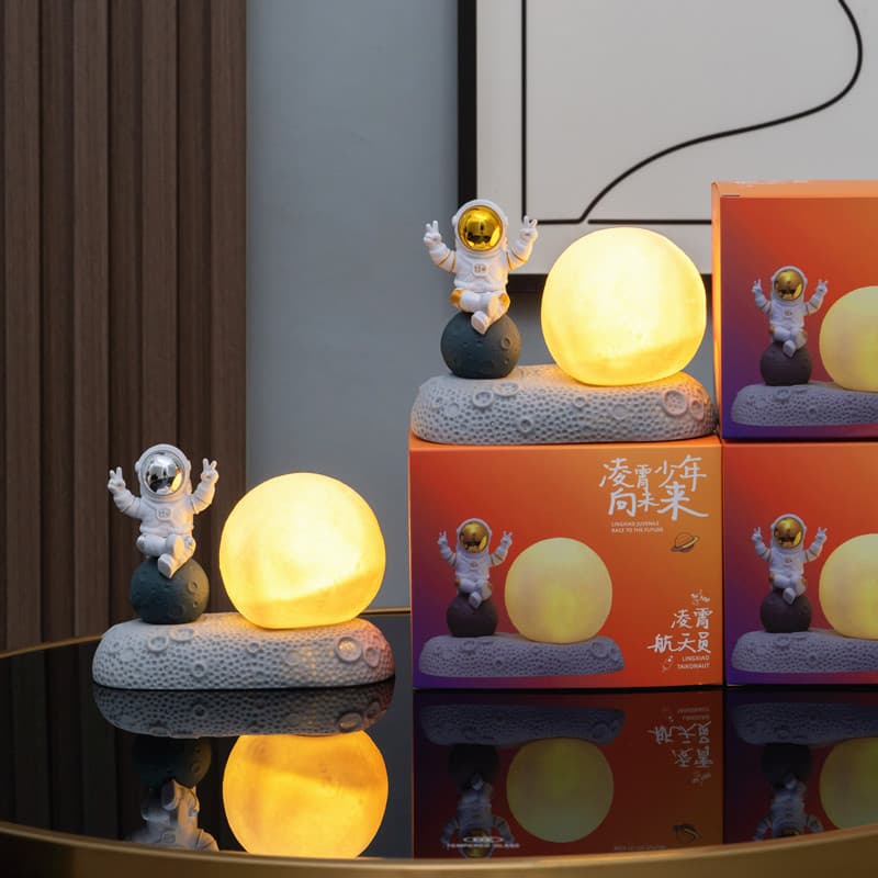 Astronaut Figurine Moon Decoration Night Light Space Exploration Scene Birthday Gift Ornament Manufacturer Wholesale