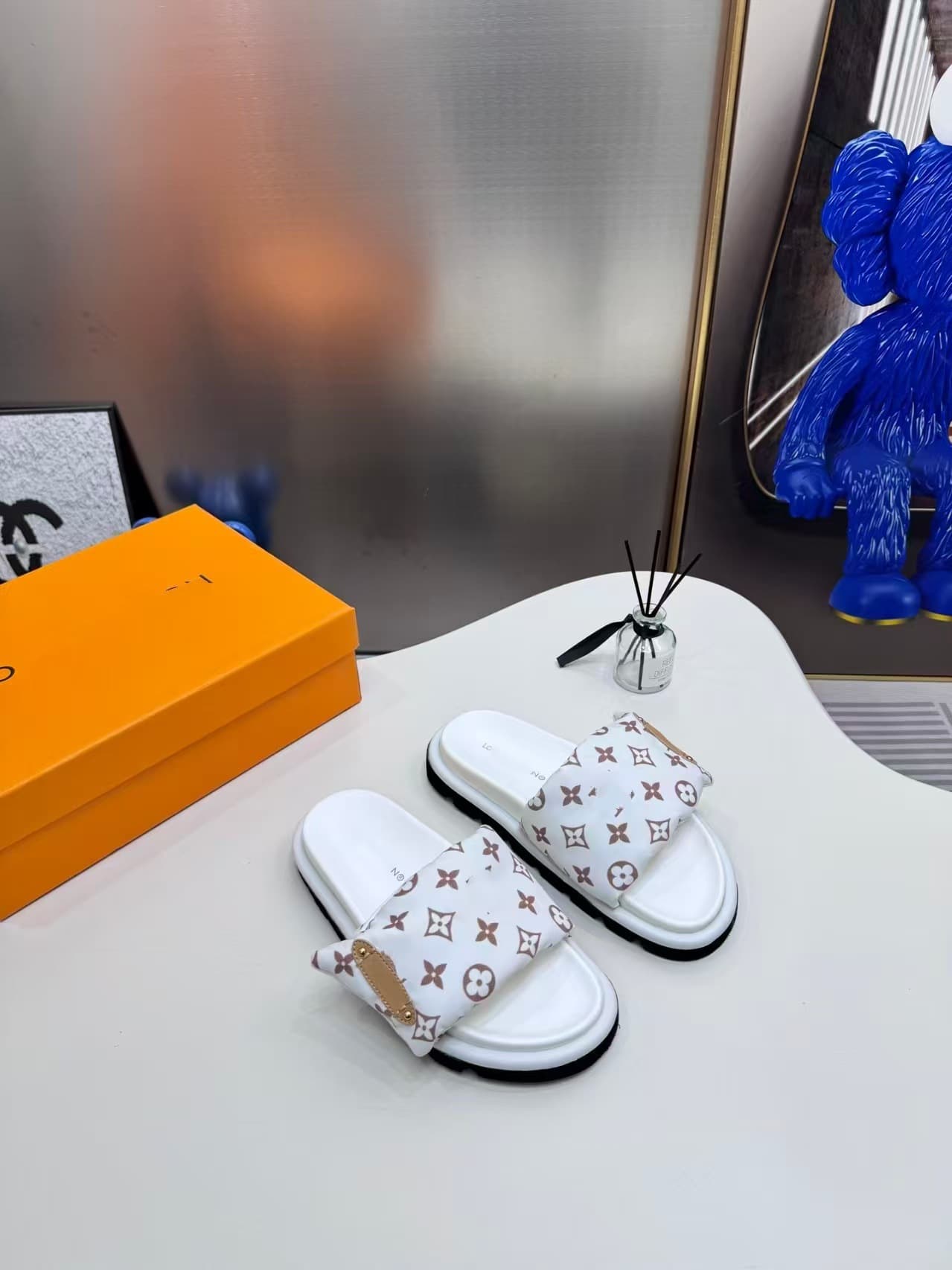 Lv Home 2026 New Style Velcro Summer Best-selling Anti-slip Thick Sole Slide Sandals for Women, Daily Versatile Outdoor Wear