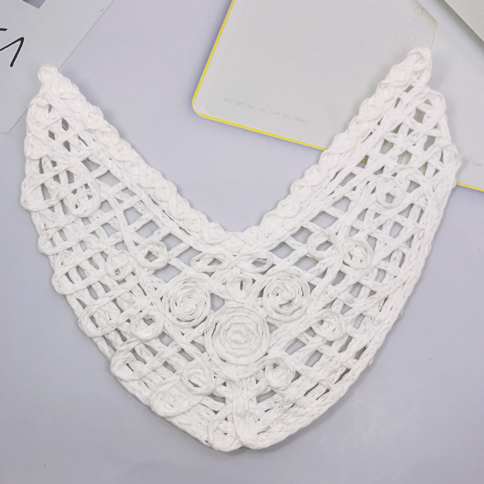 Manufacturer ready stock wholesale PP straw electronic embroidery vamp machine-woven style shoe auxiliary materials multi-color mesh slipper surface