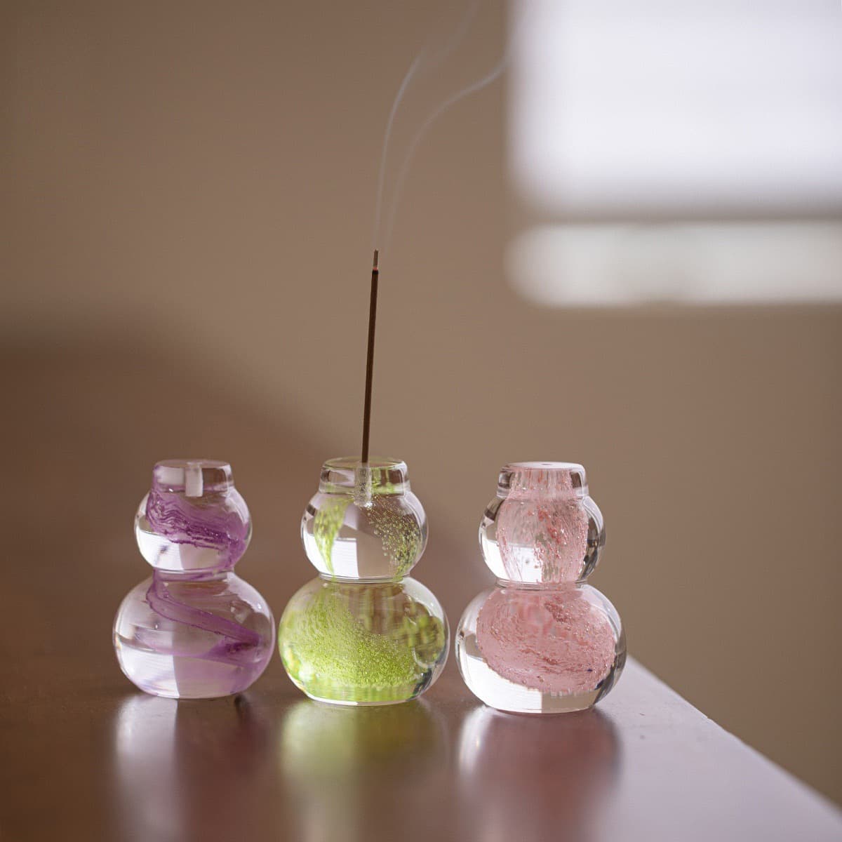 Crystal Glass Fluorescent Lid Rest Small Gourd "Fortune and Prosperity" Holder, Home Creative Teapot Small Ornament, Covered Bowl Tea Pet Tea Tray