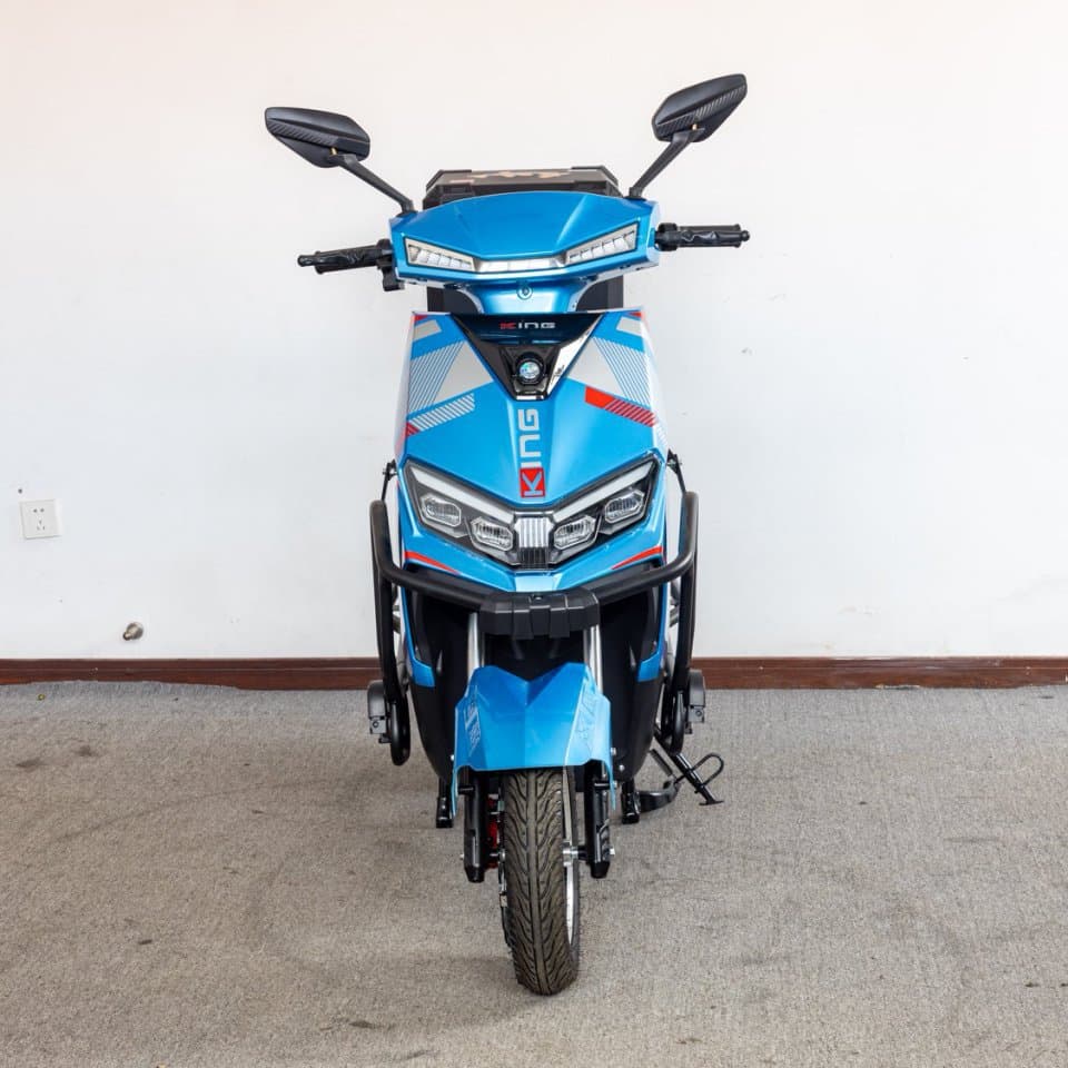 Long-distance running king's new Ares electric car for adults 96V high-speed electric motorcycle 72V hill climbing king takeout special tram wholesale
