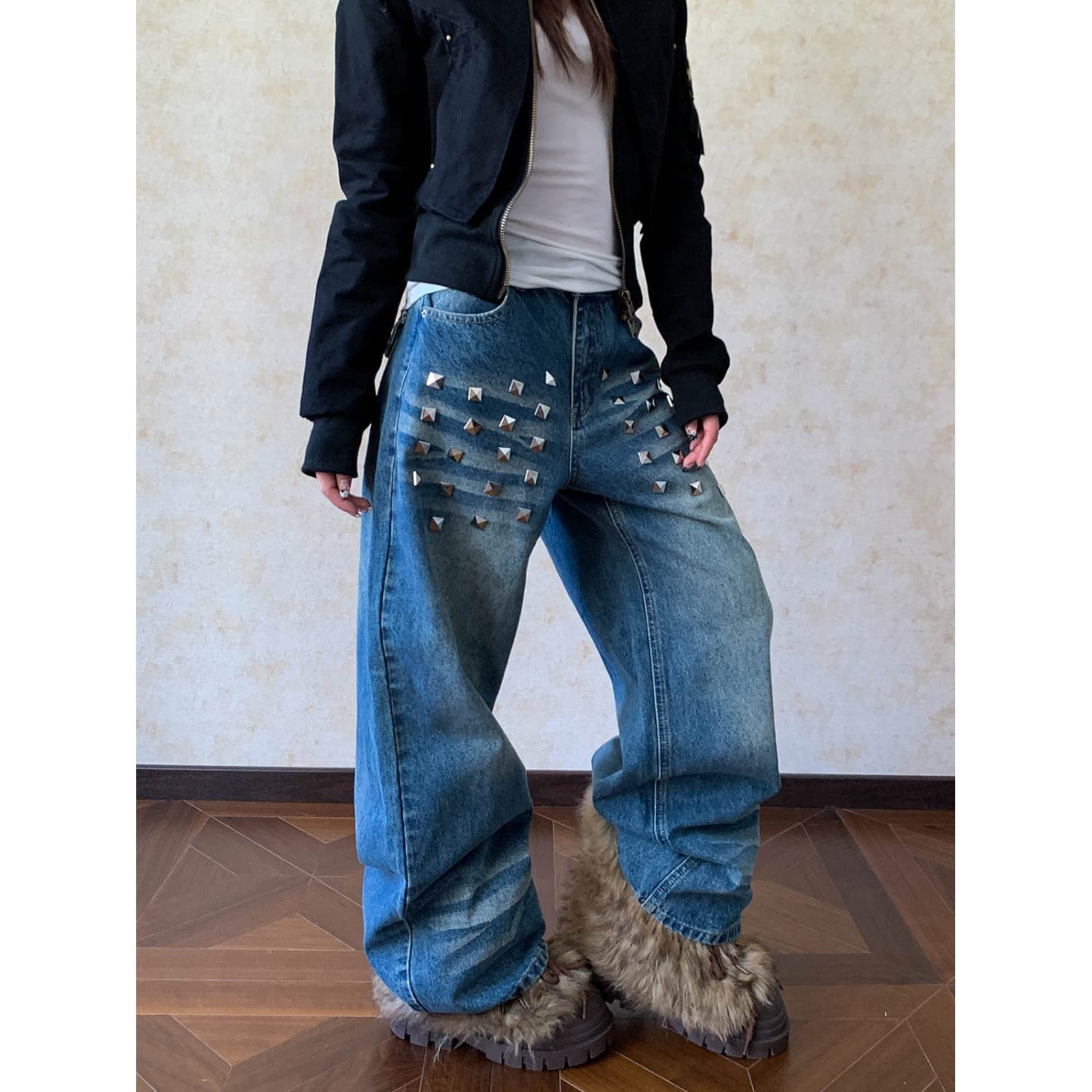 2026 American Retro Square Rivet Jeans for Women High Street Design Washed Whisker Floor-Length Straight Leg Pants for Men