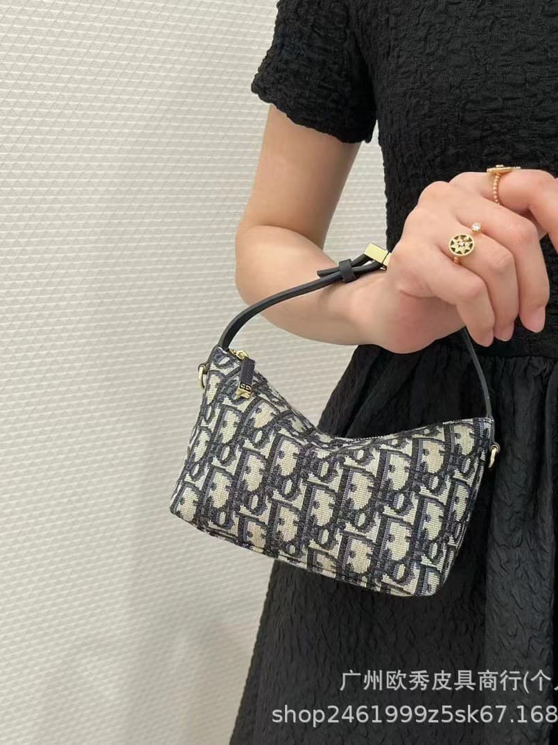 Factory Direct Classic High-Quality CD Canvas Monogram Lunch Box Bag Handbag Shoulder Underarm Versatile Knitted Women's Bag