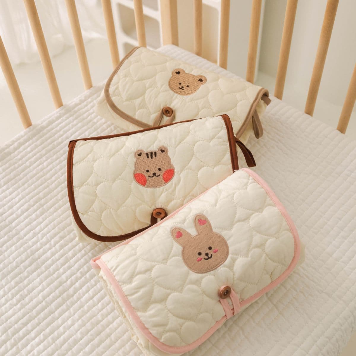 Korean quilted newborn breathable pure cotton embroidered sweat-absorbent changing pad diaper bag waterproof changing pad urine-proof and waterproof