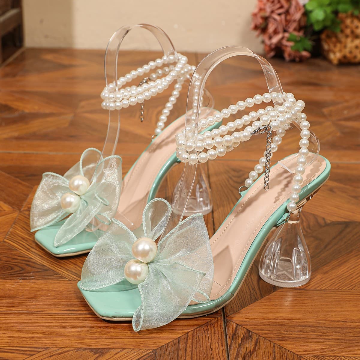 Cross-border hot-selling women's green high-heeled sandals, stylish and comfortable square toe, imitation pearl bow decoration
