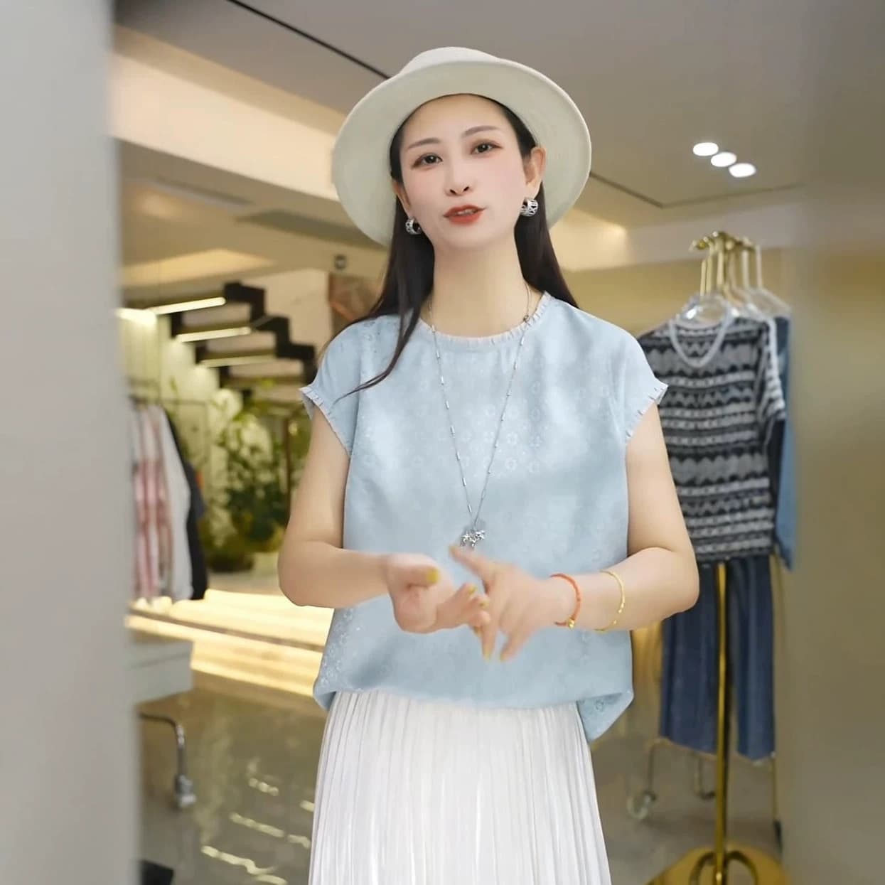 6151# Hangzhou Premium Light Luxury Silk Short Sleeve Top for Women, Summer Round Neck Ruffle Trim Mulberry Silk T-Shirt Blouse