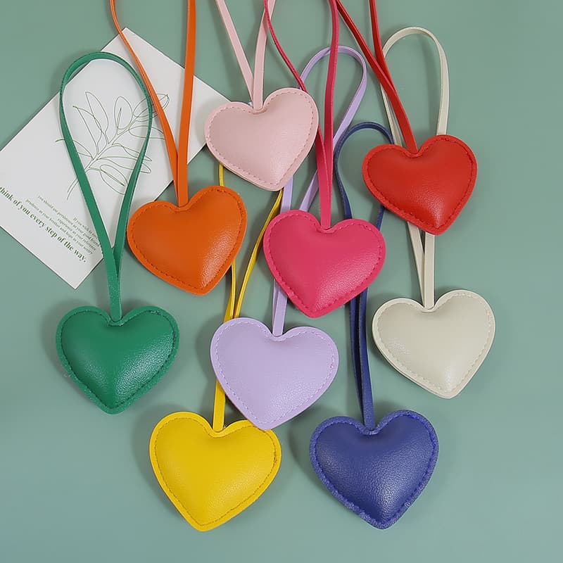 Factory Stock Leather Heart Hand Strap Heart Car Pendant Heart-Shaped Keychain Bag Backpack Charm Wholesale