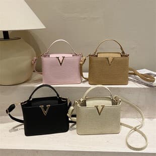 Cross-border Trend Straw Woven Handheld Square Bag for Women 2026 Summer New Niche Fashion Shoulder Bag Commute Crossbody Bag