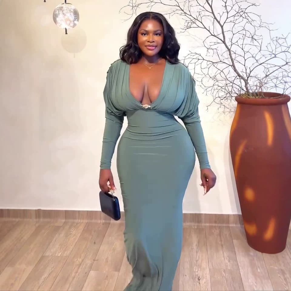 European and American Cross-border Women's Fashion 2026 INS New Arrival Stretch Knit Sexy Deep V-Neck Shirred Long Sleeve Maxi Dress