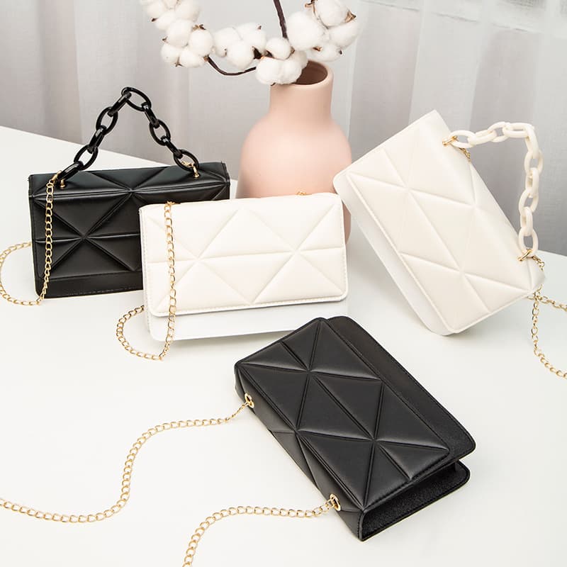 Women's Bag 2023 New Simple Elegant Triangle Diamond Embroidered Chain Crossbody Small Square Bag Resin Chain Handbag
