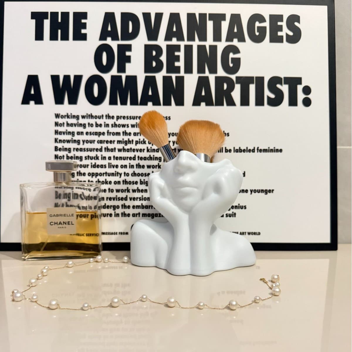 Cross-border Creative Desktop Multifunctional Storage Pen Holder Makeup Brush Holder Decorative Human Body Art Shape Office Supplies