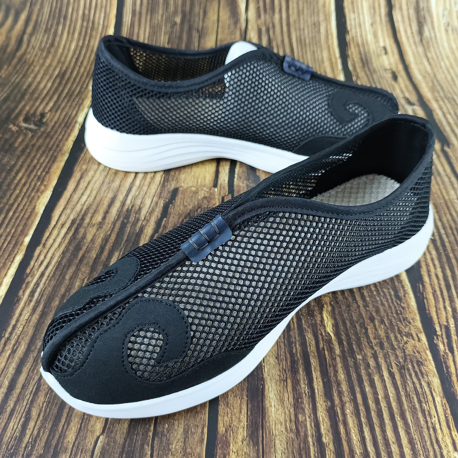 Summer Mesh Taoist Shoes with Cloud Hook and Cloud Head Auspicious Cloud Design, Tai Chi Practice Breathable Non-Slip Soft Sole for Men and Women