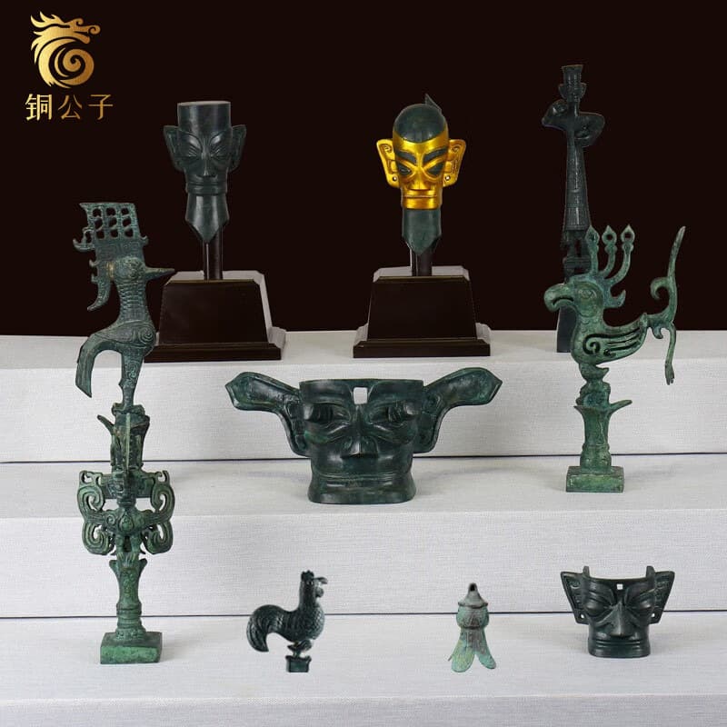 Guanghan Sanxingdui Bronze Standing Figure Mask, Sun Bell Rooster Small Replica Craft Factory Wholesale