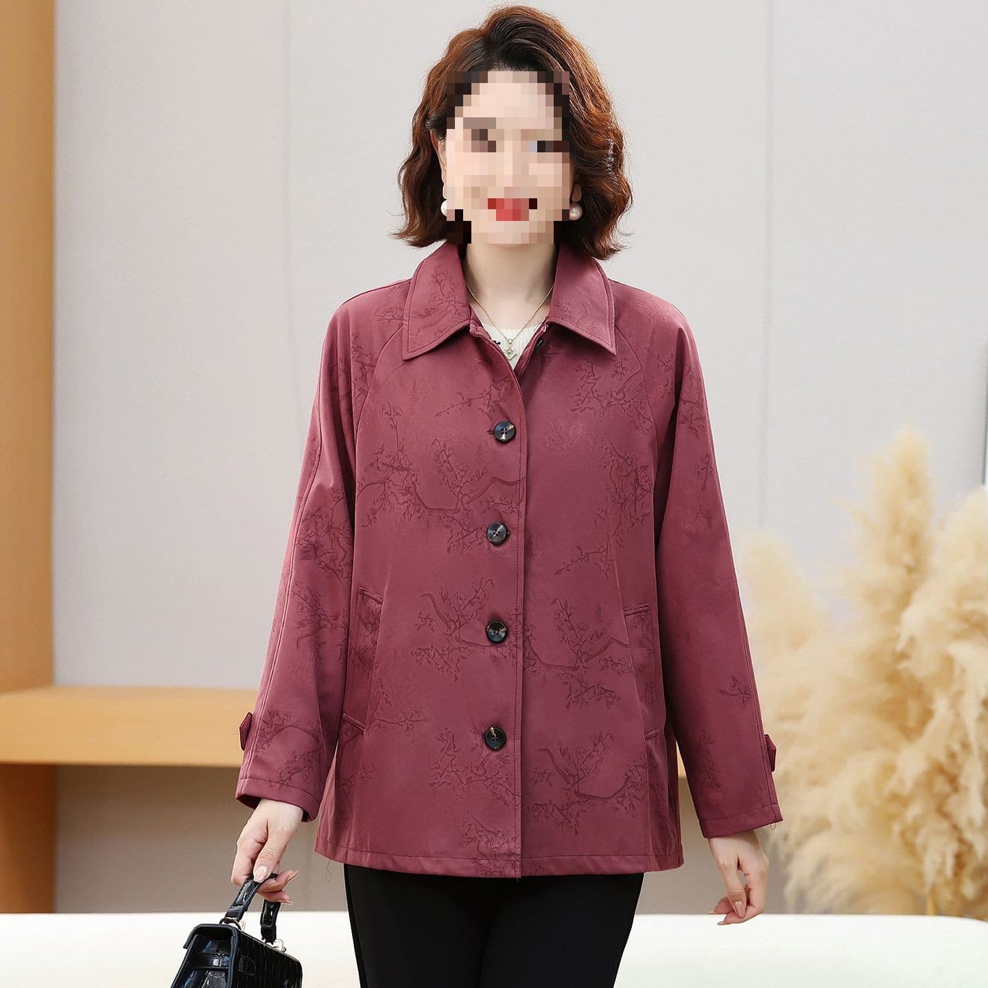 Plus-size spring and autumn tops, extra-large trench coats for middle-aged and elderly mothers, and autumn and autumn coats for grandmothers.