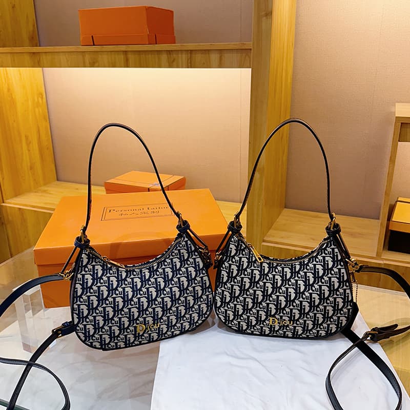 Crossbody Women's Underarm Bag Wholesale 2025 New European and American Fashion Letter Women's Shoulder Crossbody Bags