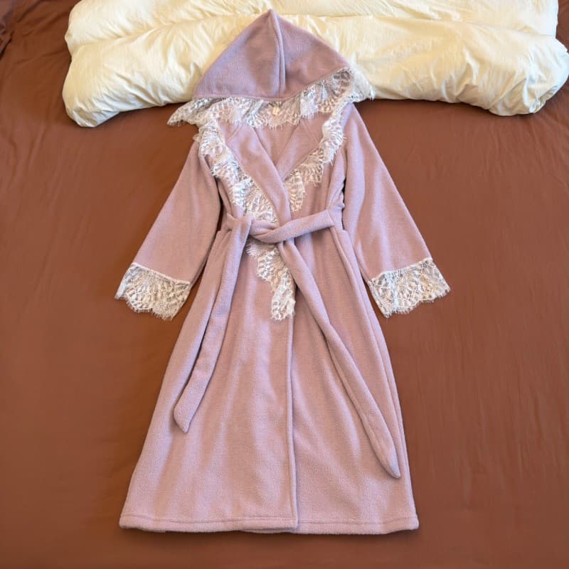 Autumn and Winter Half-Velvet Long-Sleeved Nightgown, Women's Flannel Sweet Lace Hooded Bathrobe, Morning Robe, Home Wear