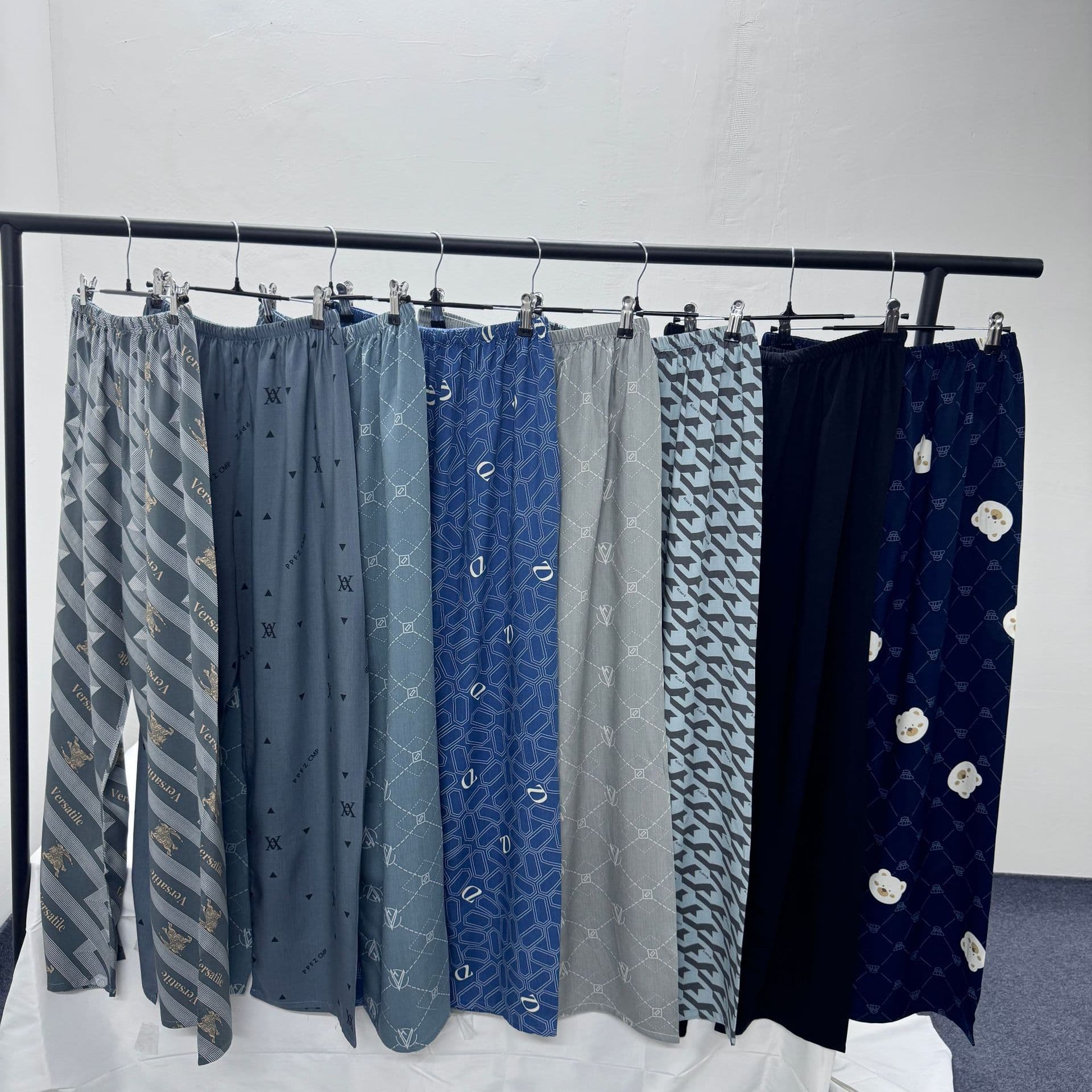 Cotton Silk Sleep Pants, Rayon Straight Leg Printed with Pockets, Wearable Outside, Home Long Pants, Thin Style, Single Pocket, Simple and Casual