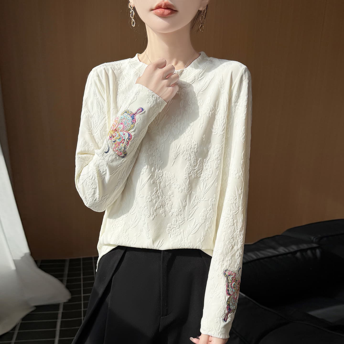 Casual Vintage New Chinese Style Round Neck Pullover Undershirt Women's Slim-Fit Long Sleeve Embroidered Blouse
