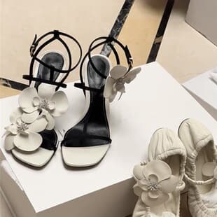 Flower High Heel Sandals Women 2025 Summer New Style Outer Wear Thin Heel Square Toe Design Sense Stunning High Heel Sandals