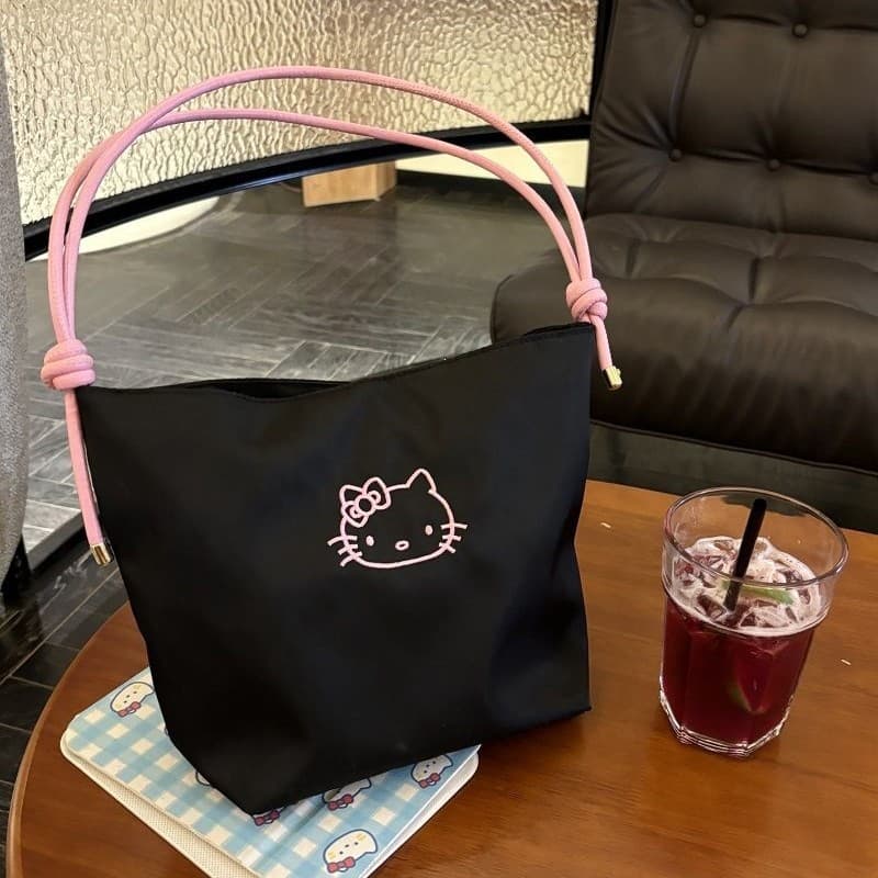 Large capacity, versatile and practical black pink cute kitty embroidered one-shoulder cross-body dual-purpose bag commuting original hand F2