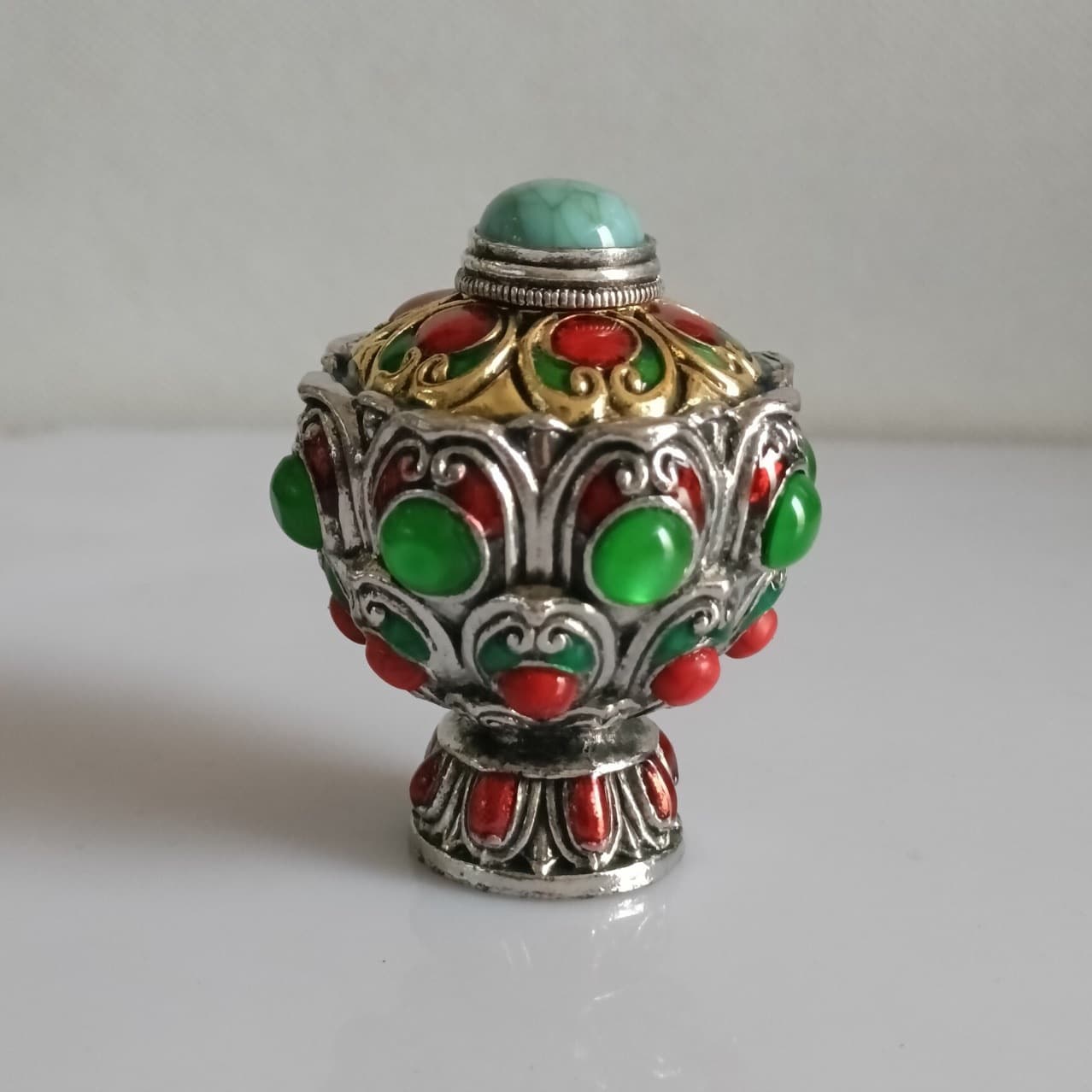 Antiques, miscellaneous ethnic crafts, snuff bottles, copper Tibetan antiques, old goods, drop shipping