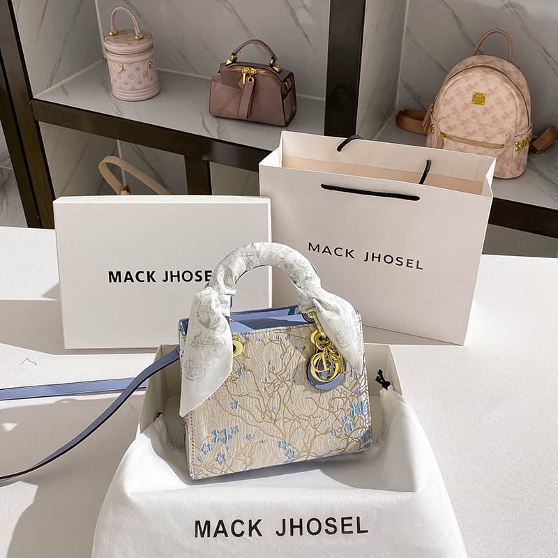 Dropshipping niche cyan embroidered Princess Diana bag 2024 new high-end fashion handbag wholesale