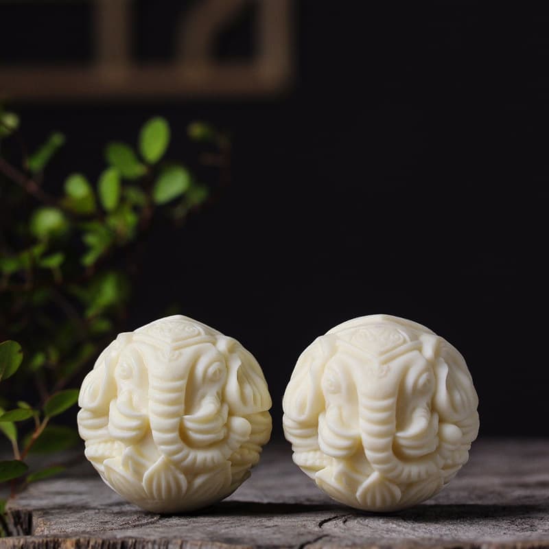 Dragon and Phoenix Massage Hand Balls Wooden Walnut Stress Relief Health Balls Gift for Elders Factory Wholesale